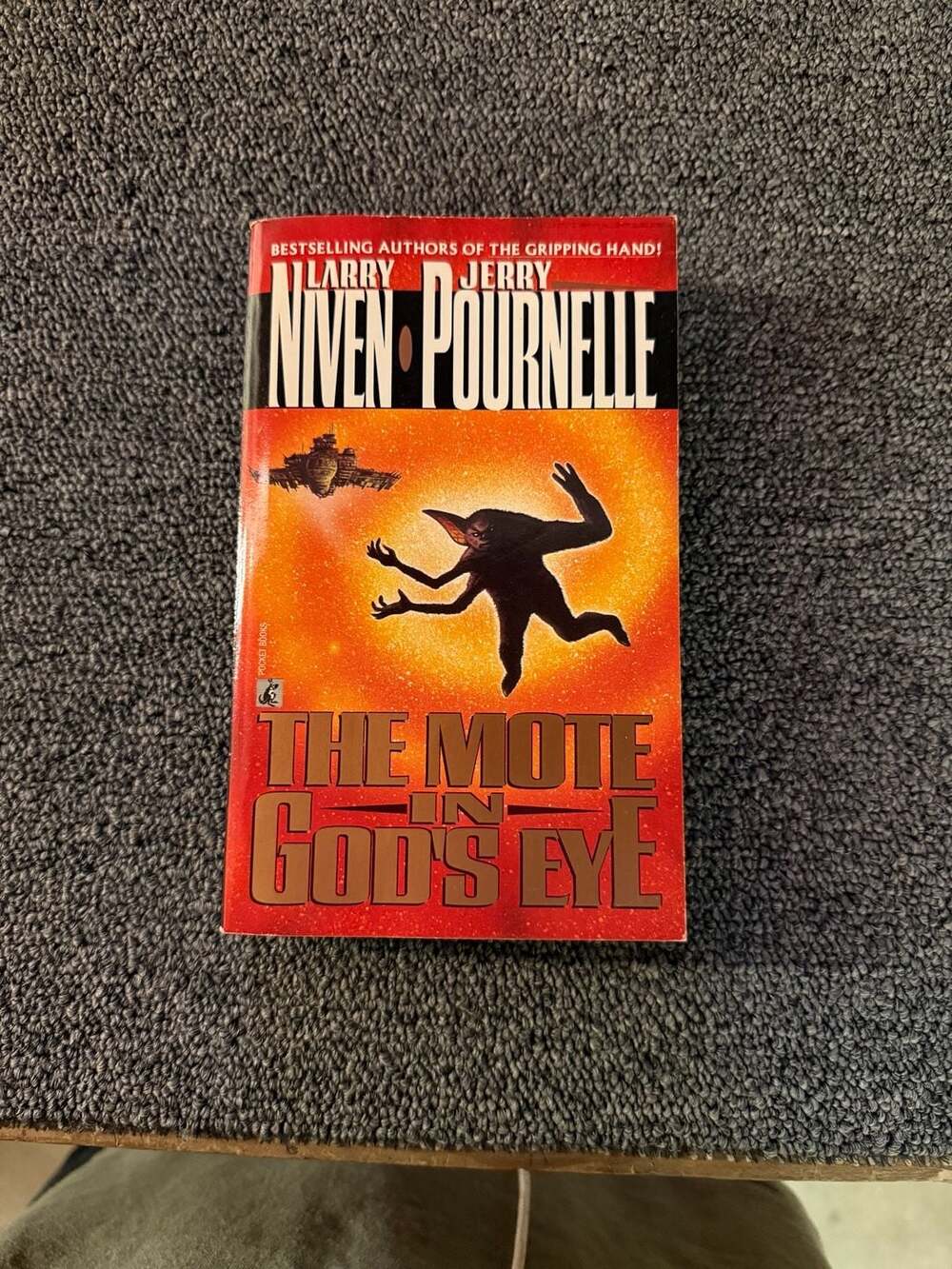 The Mote in God's Eye by Larry Niven and Jerry Pournelle (Pocket Books Paperback